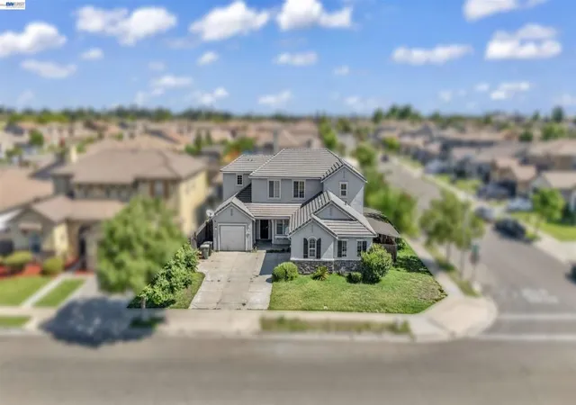 2nd image of 253 Lilac Ln, Livingston, CA 95334 | MLS# 41140235