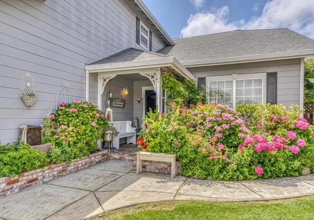 4th image of 11 Newington Cir, Salinas, CA 93906 | MLS# ML82052700