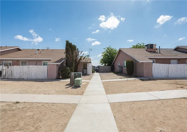 Listing Photo 4 - Condo for sale in building located at 11211 La Habra, Adelanto, CA 92301