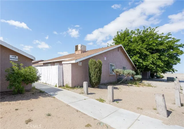 Listing Photo 5 - Condo for sale in building located at 11211 La Habra, Adelanto, CA 92301