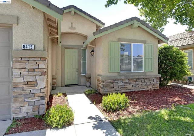 Homes for sale in Elk Grove, CA | 8415 Merry Hill Way, Elk Grove, CA 95624 | MLS# 41140254