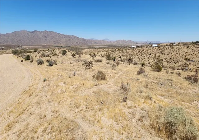 5th image of 1 Rancho St, Apple Valley, CA 92308 | MLS# CV26143659