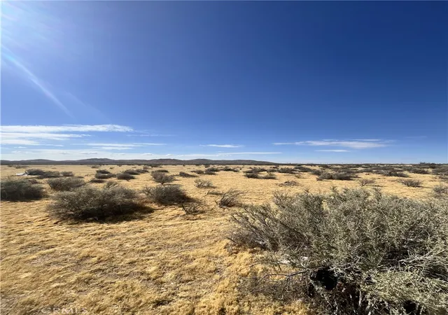 1st image of 0 Navajo, Apple Valley, CA 92307 | MLS# IV26143714