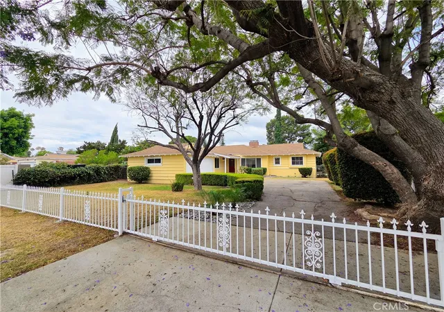 Homes for sale in Van Nuys, CA | 6543 Blewett, Van Nuys, CA 91406 | MLS# PW26143717