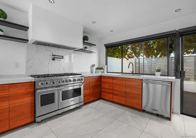 Photo 4 of Townhouse for sale at 7 Gingertree Ln, Coronado, CA 92118 | MLS# 260016016SD | Listing updated on 2026-09-29