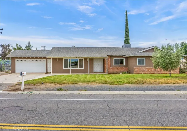 Homes for sale in Norco, CA | 3998 Bluff, Norco, CA 92860 | MLS# IV26143748