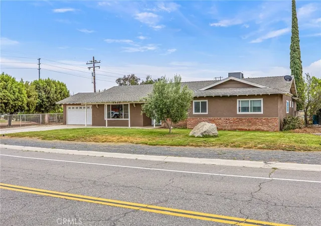Homes for sale in Norco, CA | 3998 Bluff, Norco, CA 92860 | MLS# IV26143748