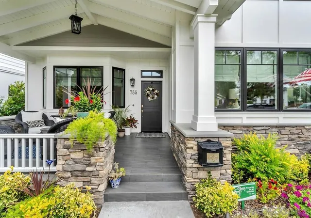 Photo 2 of Single family home for sale at 755 I Ave, Coronado, CA 92118 | MLS# 260016019SD | Listing updated on 2026-07-03