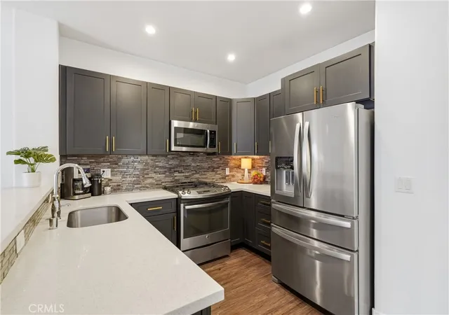 Photo 4 of Condo for sale at 24545 Town Ctr Dr #5401, Valencia, CA 91355 | MLS# SR26143702 | Listing updated on 2026-10-30