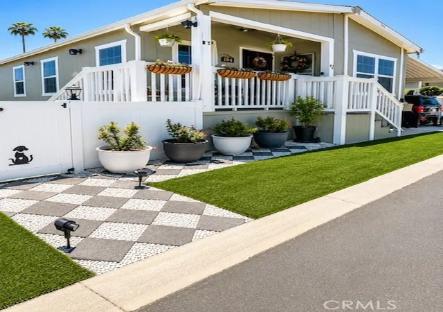 2nd image of 601 N Kirby St Space 104, Hemet, CA 92545 | MLS# SW26131964