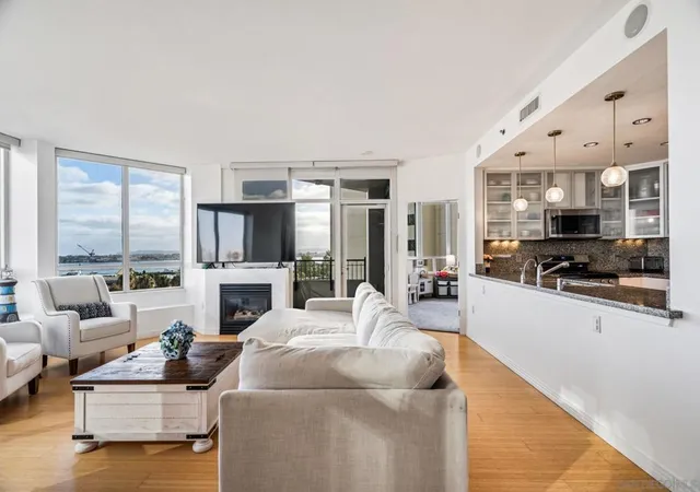 4th image of 700 W Harbor Dr, San Diego, CA 92101