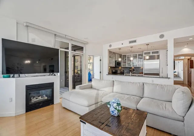 5th image of 700 W Harbor Dr, San Diego, CA 92101