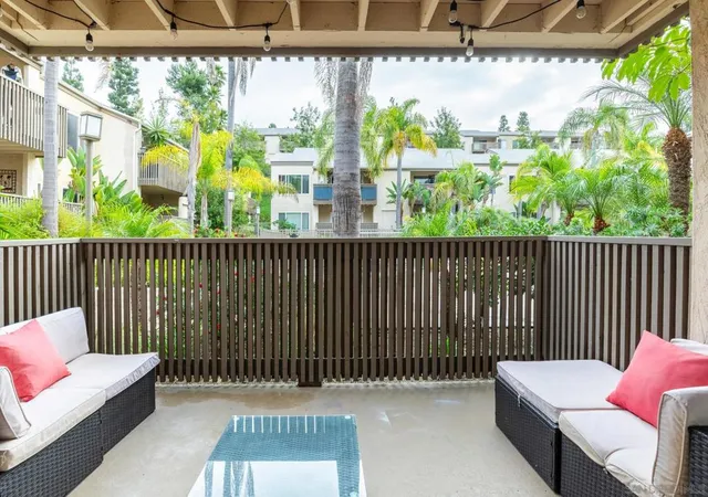 4th image of 8529 Villa La Jolla Dr #E, La Jolla, CA 92037 | MLS# 260016065SD