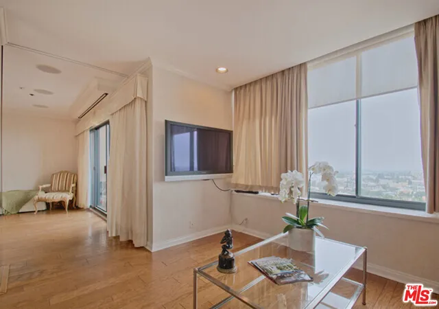 4th image of 10724 Wilshire Blvd #1001, Los Angeles, CA 90024 | MLS# 26854971