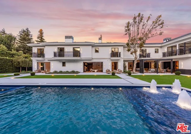 Homes for sale in Beverly Hills, CA | 927 N Whittier Dr, Beverly Hills, CA 90210 | MLS# 26854793
