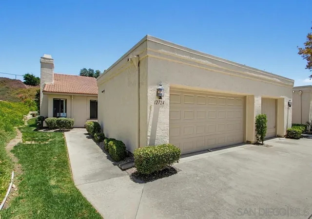 3rd image of 12724 Via Nasca, San Diego, CA 92128 | MLS# 260016072SD