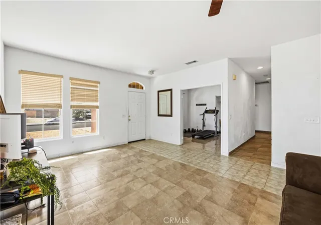 5th image of 333 Fantasy, Palmdale, CA 93551 | MLS# SR26139950