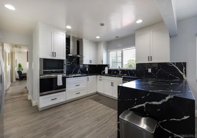 2nd image of 1840 Locust St, San Diego, CA 92106 | MLS# 260016075SD