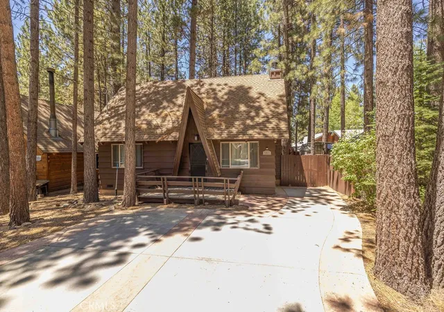 Photo 2 of Single family home for sale at 42676 La Placida, Big Bear Lake, CA 92315 | MLS# IG26144071 | Listing updated on 2026-10-01