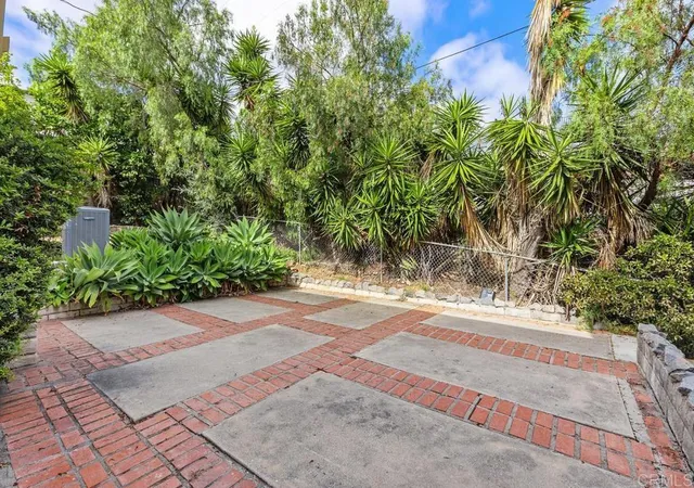 Homes for sale in Vista, CA | 1271 Alta Vista Dr, Vista, CA 92084 | MLS# NDP2606328
