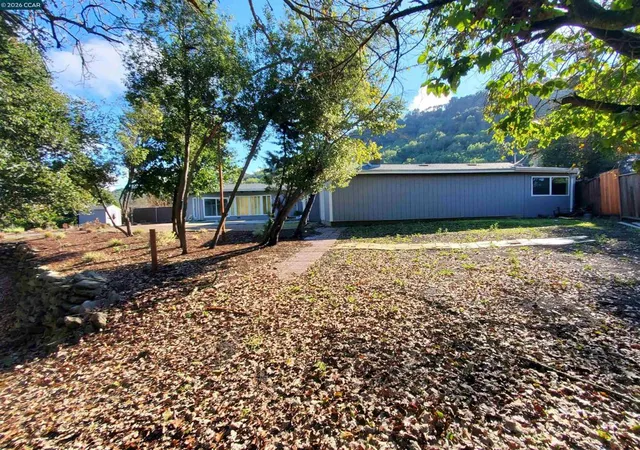 Photo 3 of Single family home for sale at 2420 Tomar Ct, Pinole, CA 94564 | MLS# 41140306 | Listing updated on 2026-10-07