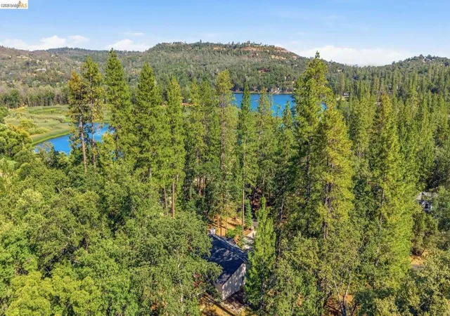 Photo 3 of Single family home for sale at 19015 Apple Valley Dr, Sonora, CA 95370 | MLS# 41140302 | Listing updated on 2026-09-13