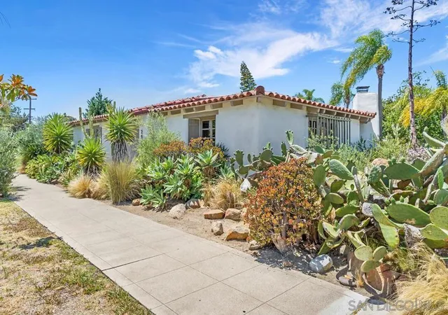 Photo 1 of Single family home for sale at 200 Palm Ave, Coronado, CA 92118 | MLS# 260016086SD | Listing updated on 2026-09-17