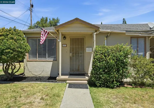 Listing Photo 5 - Condo for sale in building located at 407 Harlow Dr, Antioch, CA 94509