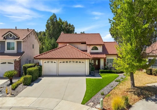 Photo 2 of Sale Pending at 24221 Summit Ridge Cir, Moreno Valley, CA 92557 | MLS# IV26144171 | Listing updated on 2026-10-02