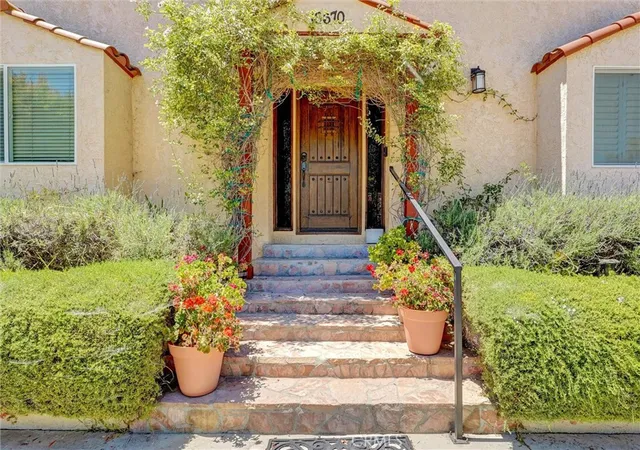 Photo 1 of Single family home for sale at 16670 Moorpark, Encino, CA 91436 | MLS# SR26143783 | Listing updated on 2026-10-11