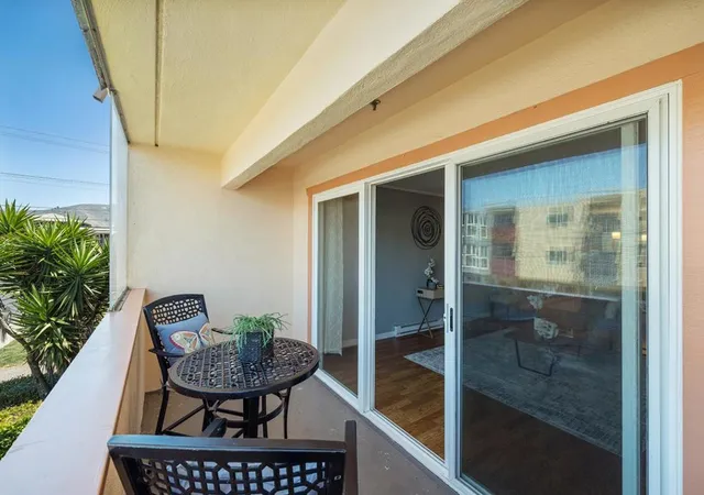 Homes for sale in Daly City, CA | 405 91st Street, Daly City, CA 94015 | Houzeo