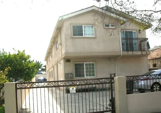 Homes for sale in Torrance, CA | 1608 W 226th #3, Torrance, CA 90501 | MLS# PW26144200