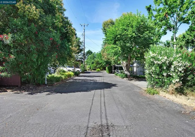 Homes for sale in Concord, CA | 5230 Concord Blvd, Concord, CA 94521 | MLS# 41140328