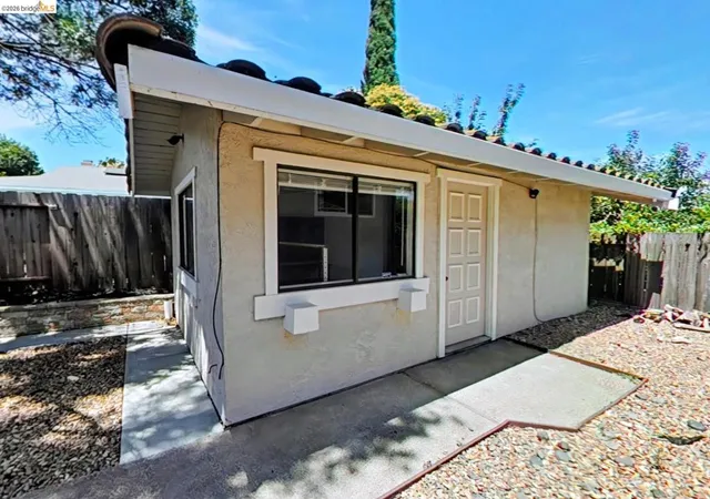 Photo 3 of Single family home for sale at 1612 Geyser Cir, Antioch, CA 94509 | MLS# 41140330 | Listing updated on 2026-09-22