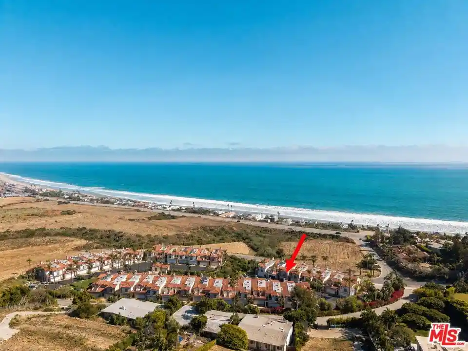 Photo 1 of Townhouse for sale at 6422 Lunita Rd, Malibu, CA 90265 | MLS# 26847023 | Listing updated on 2026-08-23