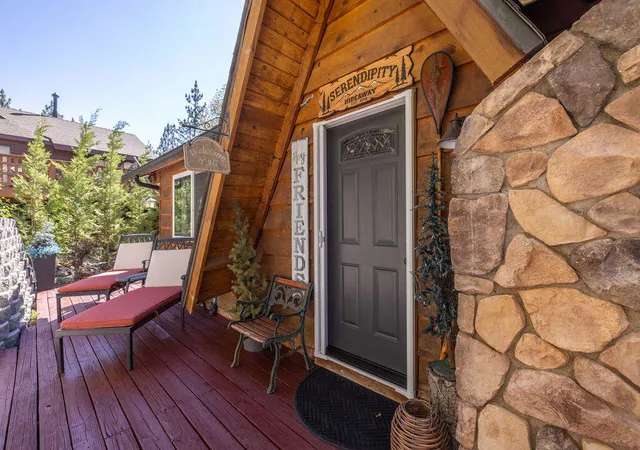 2nd image of 1126 Crags Ln, Fawnskin, CA 92333 | MLS# 219149884PS