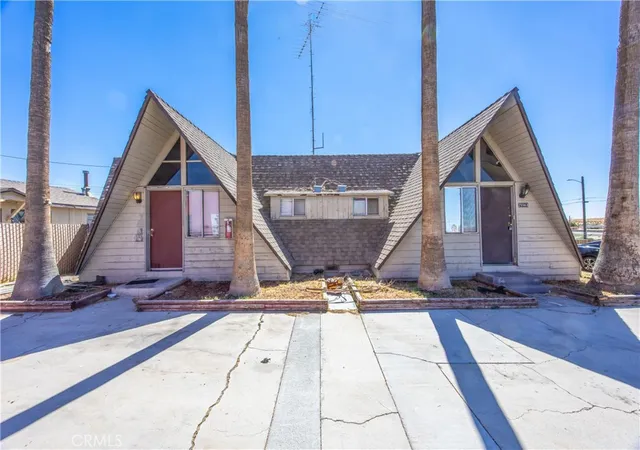 Photo 2 of Multi family home for sale at 25567 Main, Barstow, CA 92311 | MLS# HD26141334 | Listing updated on 2026-10-06
