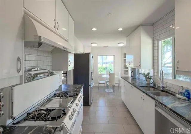 4th image of 215 N Vulcan Ave, Encinitas, CA 92024 | MLS# NDP2606349