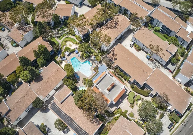 Homes for sale in Redondo Beach, CA | 800 Camino Real, Redondo Beach, CA 90277 | Houzeo