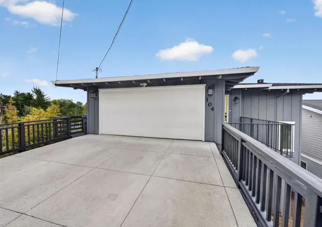 Photo 3 of Single family home for sale at 104 Vista Mar Ct, Aptos, CA 95003 | MLS# ML82051103 | Listing updated on 2026-10-12