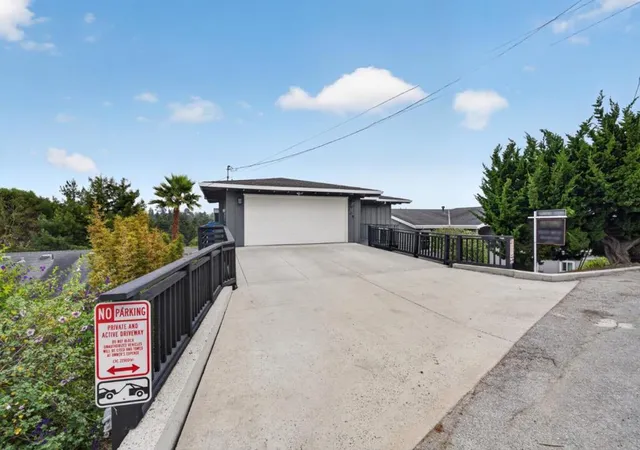 Photo 3 of Single family home for sale at 104 Vista Mar Ct, Aptos, CA 95003 | MLS# ML82051103 | Listing updated on 2026-10-12