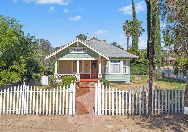 Photo 4 of Single family home for sale at 27440 Dartmouth, Hemet, CA 92544 | MLS# SW26140903 | Listing updated on 2026-10-07