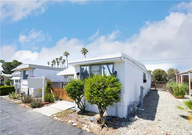 Homes for sale in Hemet, CA | 25521 N Lincoln Ave #4, Hemet, CA 92544 | MLS# SW26144518