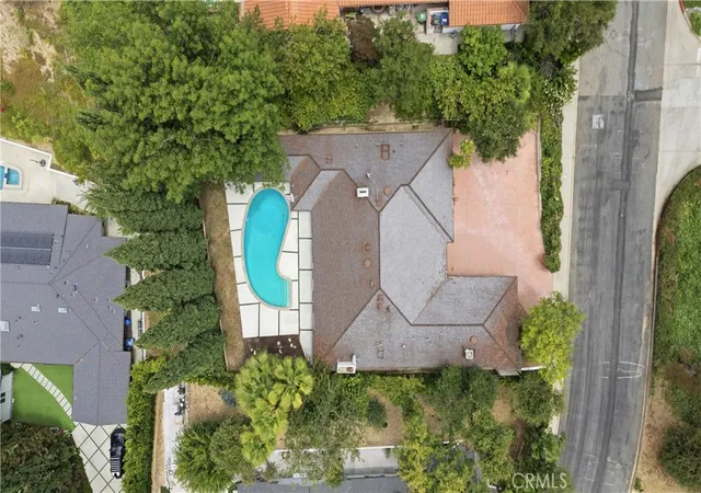 34th image of 15701 Royal Ridge, Sherman Oaks, CA 91403 | MLS# SR26144480