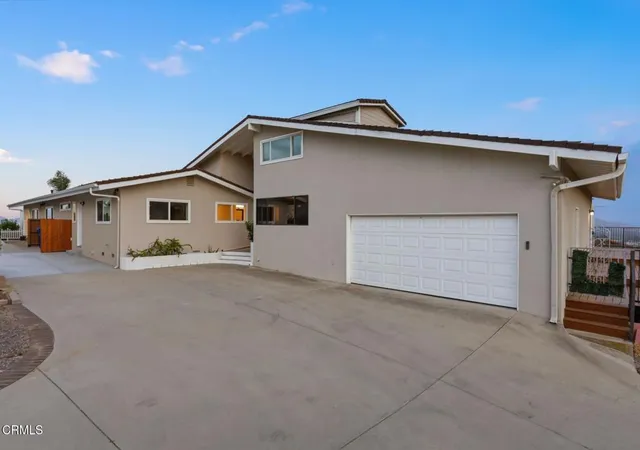 Photo 3 of Single family home for sale at 585 Otero Ct, Camarillo, CA 93010 | MLS# V1-37370 | Listing updated on 2026-09-23