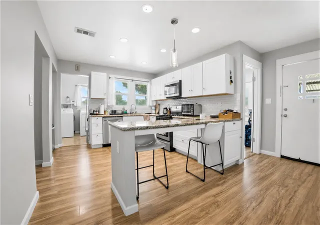 Photo 3 of Single family home for sale at 505 E Mayberry Ave, Hemet, CA 92543 | MLS# SW26144459 | Listing updated on 2026-10-03