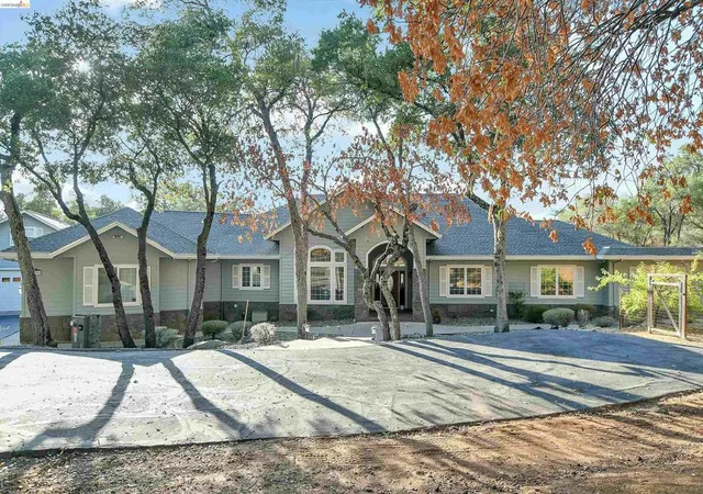 Photo 2 of Single family home for sale at 16096 Parkridge Ave, Sonora, CA 95370 | MLS# 41140356 | Listing updated on 2026-10-07