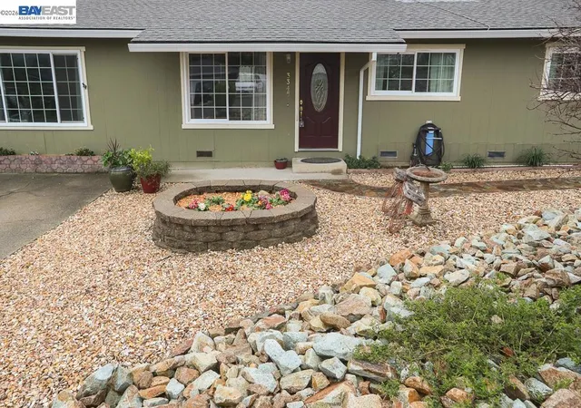 1st image of 3345 Oakwood Pl, Redding, CA 96001 | MLS# 41140358