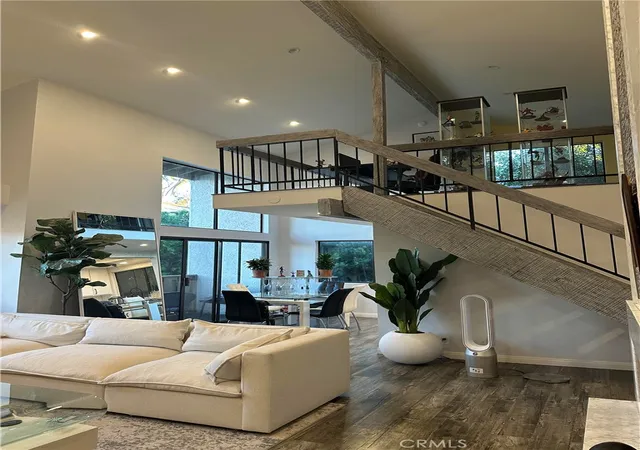 4th image of 18445 Hatteras St #402, Tarzana, CA 91356 | MLS# TR26144709
