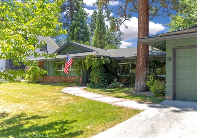 Photo 2 of Single family home for sale at 126 Eureka, Big Bear Lake, CA 92315 | MLS# IG26144726 | Listing updated on 2026-10-04